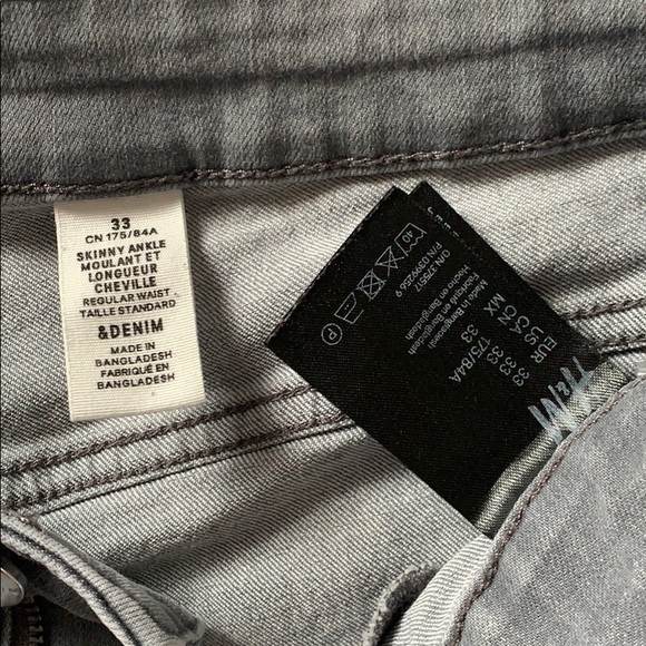 Jeans - Picture 2 of 2